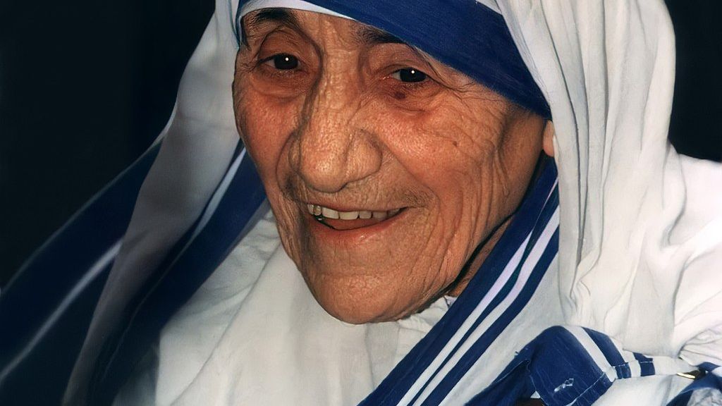 Spor o odkaz Matky Terezy. Světice, která vedla kult bolesti, smrti a utrpení
